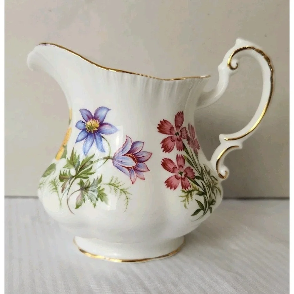 VTG QEII Paragon Fine Bone China Sugar Bowl & Creamer Set 